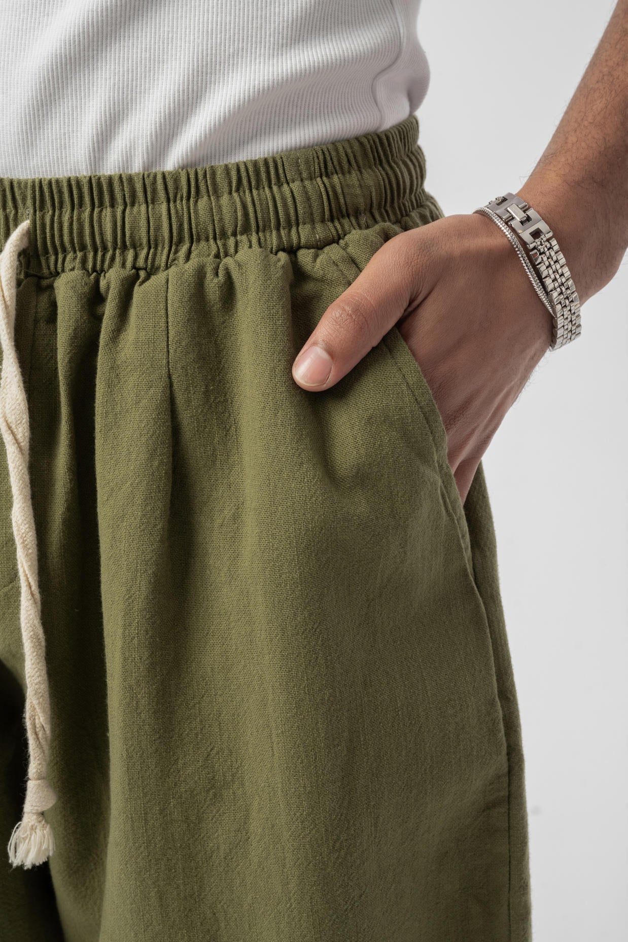 Linen Pleated Khaki Trousers