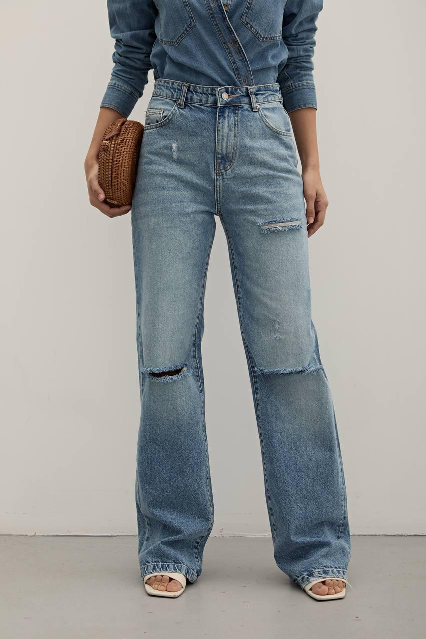Knee Ripped Detail Jeans