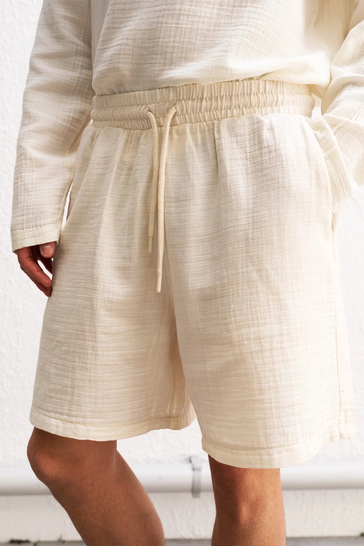 BEIGE SHORTS WITH WAIST DRESS